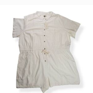 Universal Thread  Cream Collared  Romper 4X